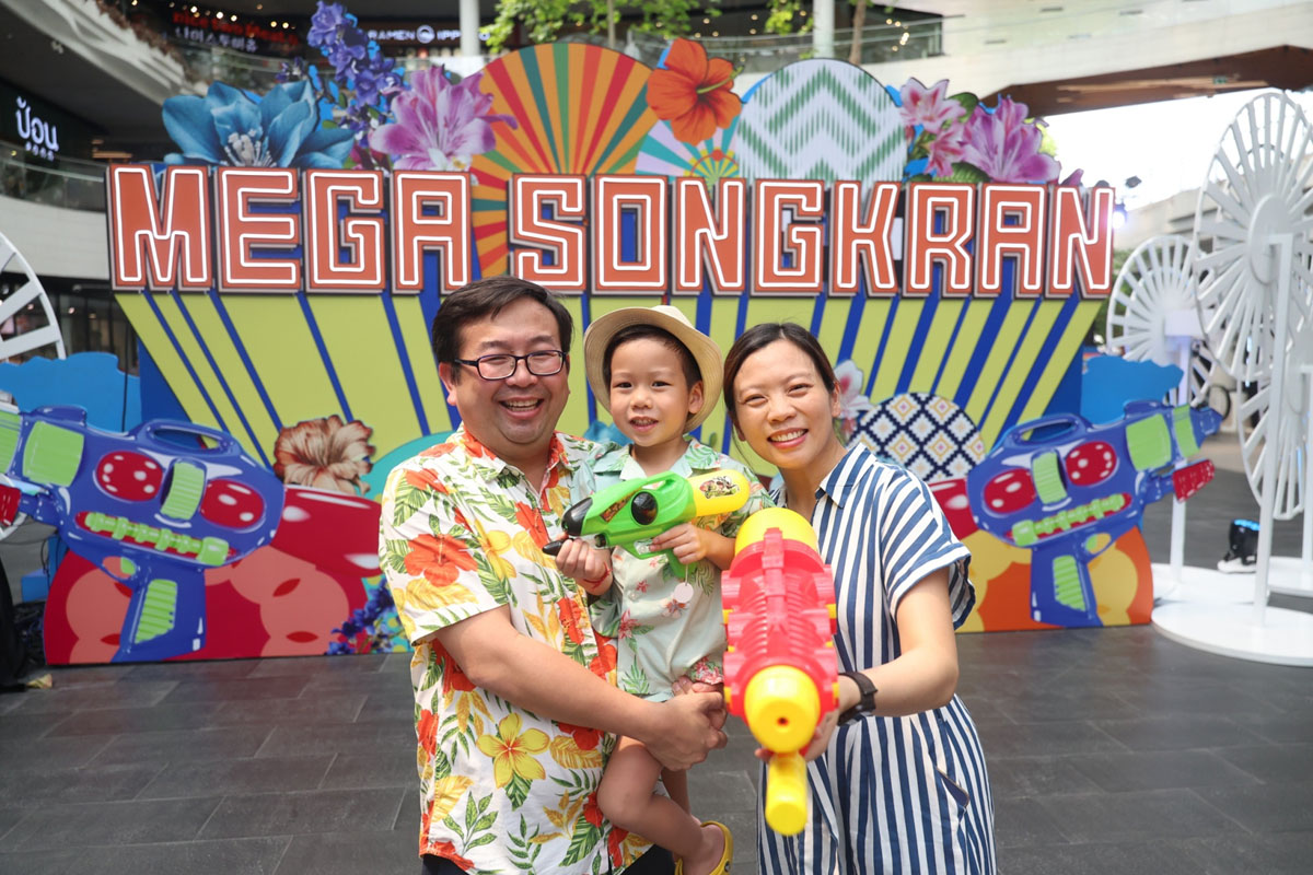 วันแรกสุดคึกคักกับเทศกาลสงกรานต์ ในงาน MEGA SONGKRAN